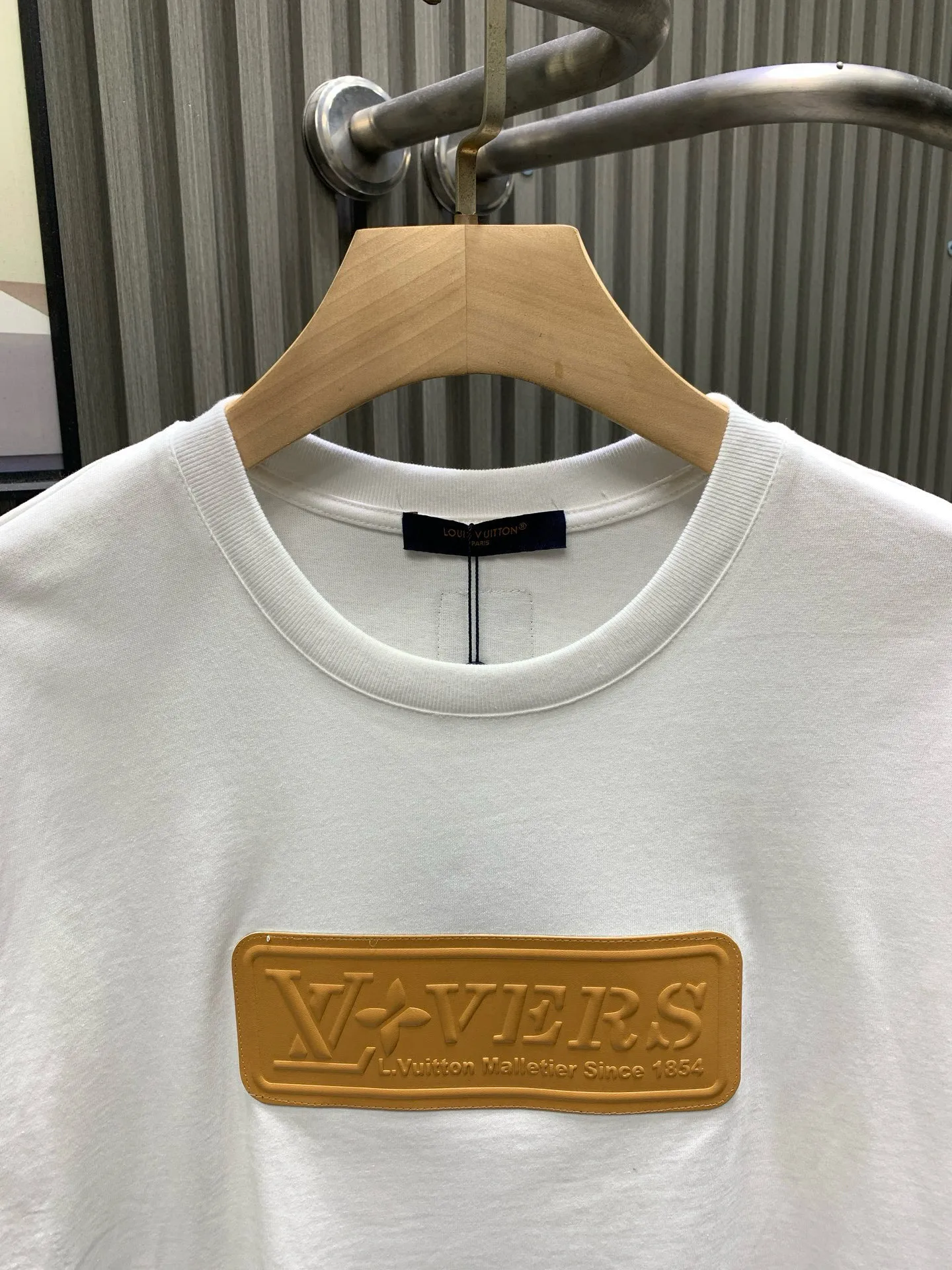 🅿️230 white